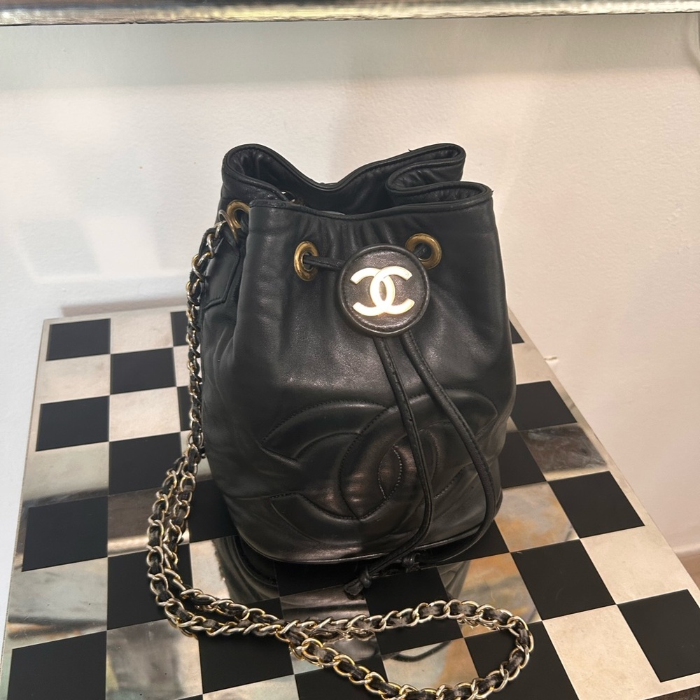 SOLD Chanel Black Leather BUCKET🔥 Bag Needs Leather Strap replacement - Picture 2 of 12